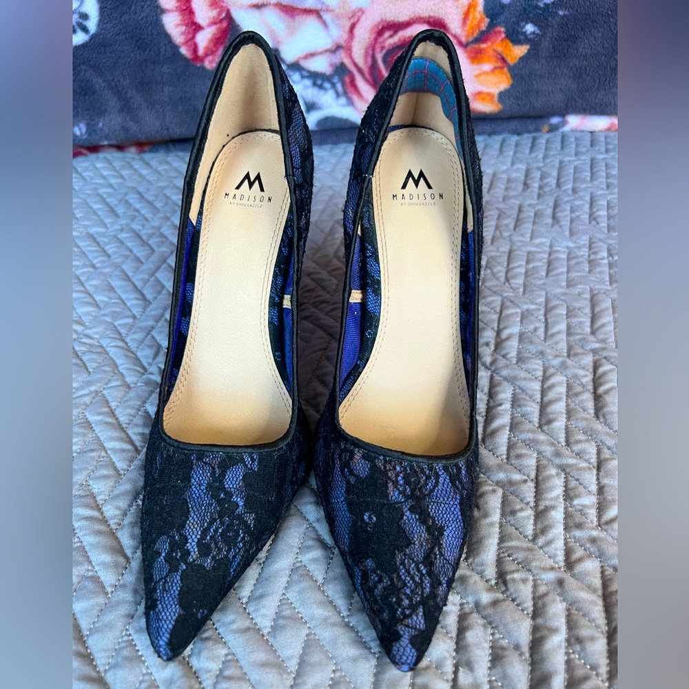 Blue Lace Pump